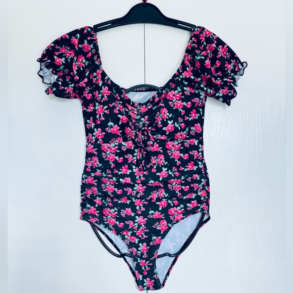 ‼️Final price Cottage core flowers print medieval renaissance one piece swimsuit - Picture 8 of 15